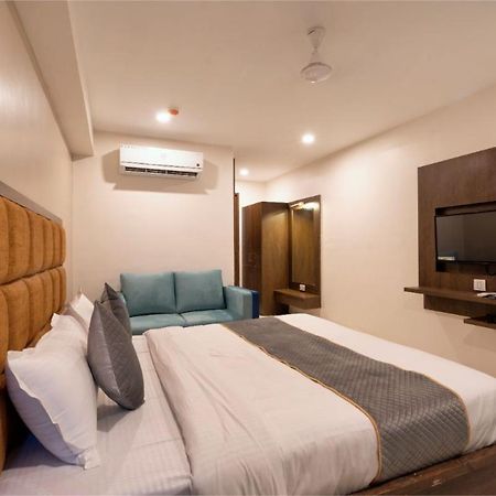 Hotel Royal 24 Ahmedabad Ngoại thất bức ảnh