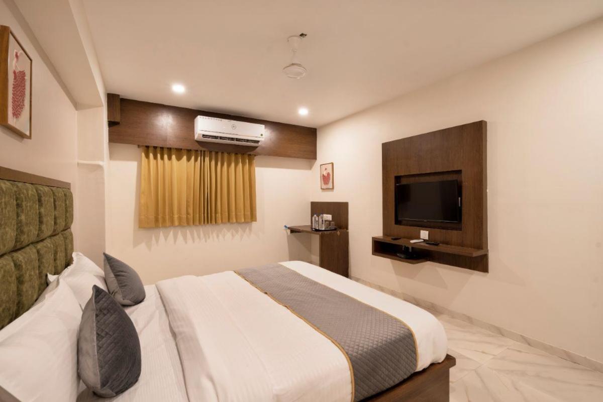 Hotel Royal 24 Ahmedabad Ngoại thất bức ảnh