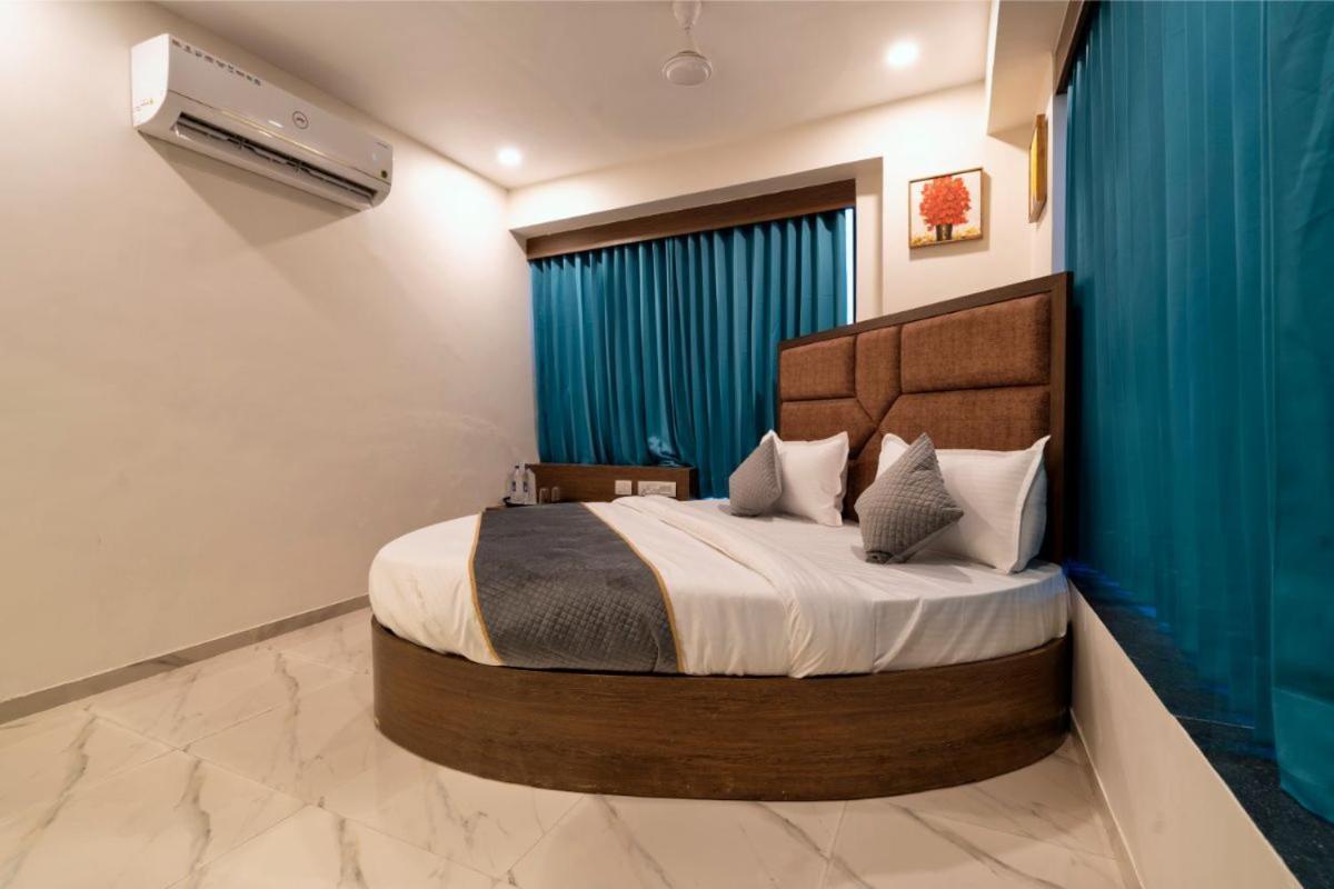 Hotel Royal 24 Ahmedabad Ngoại thất bức ảnh