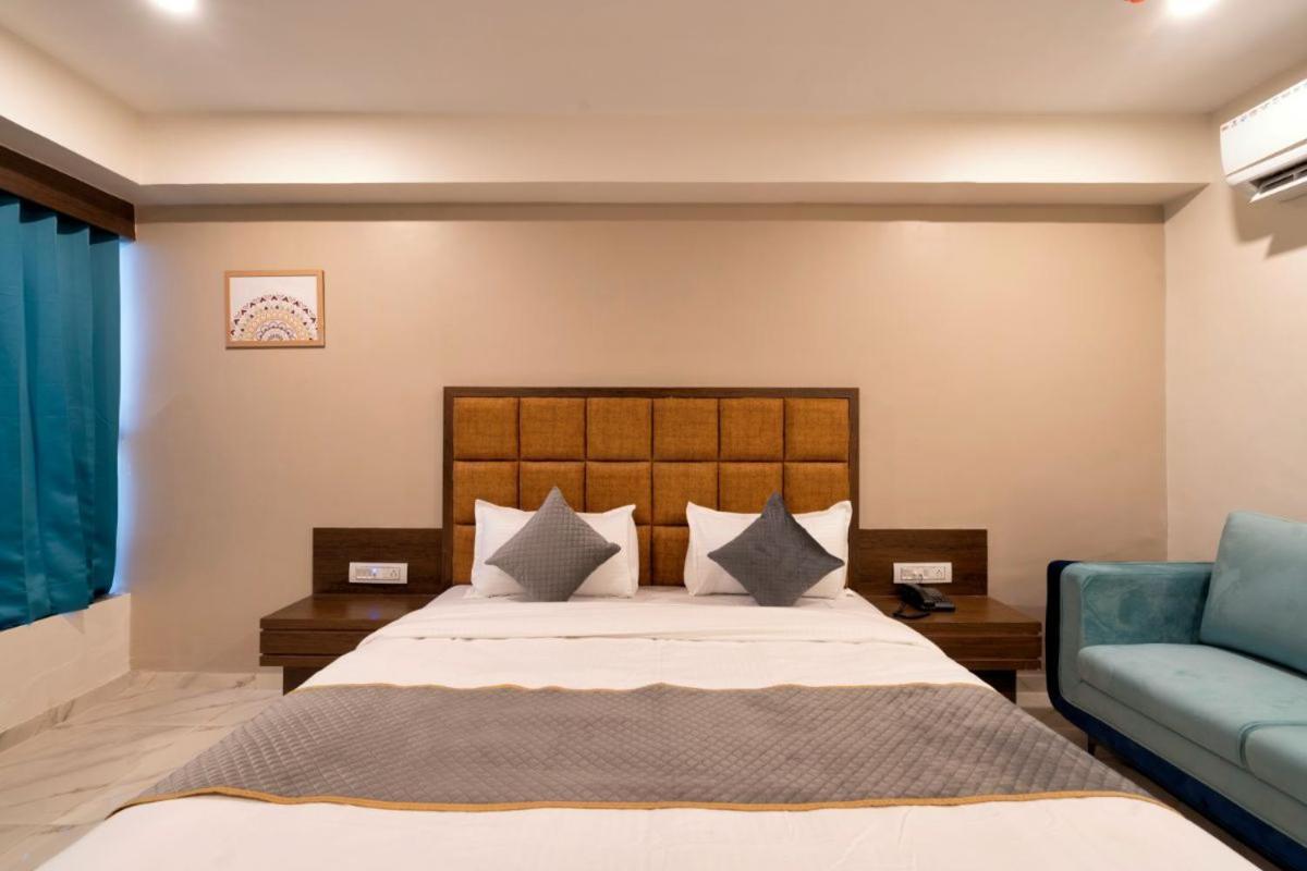 Hotel Royal 24 Ahmedabad Ngoại thất bức ảnh