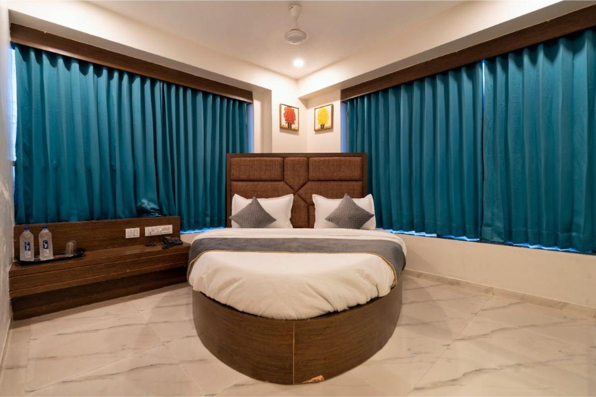 Hotel Royal 24 Ahmedabad Ngoại thất bức ảnh