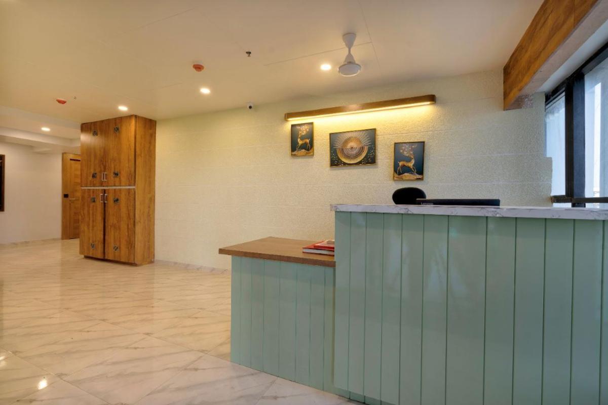 Hotel Royal 24 Ahmedabad Ngoại thất bức ảnh
