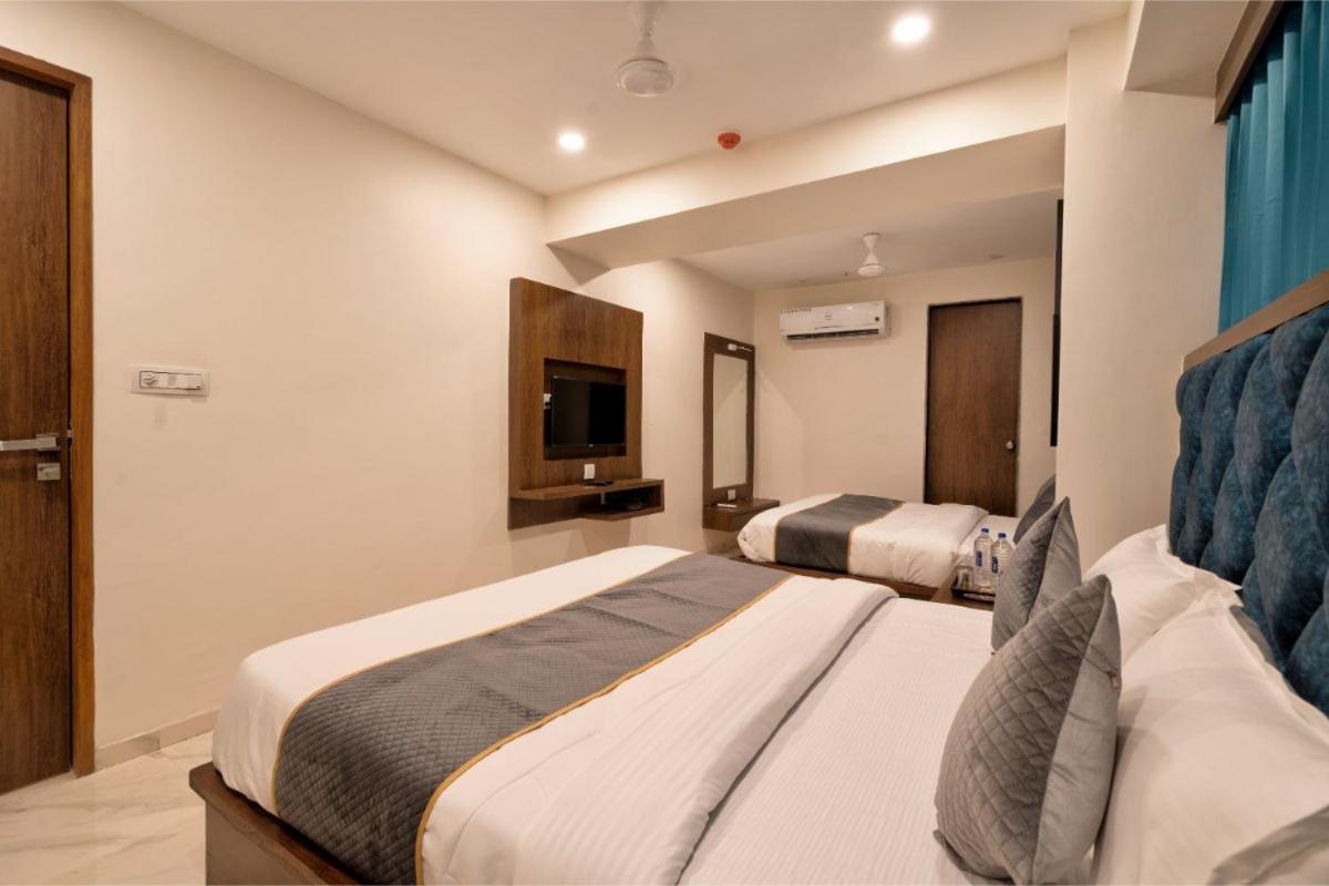 Hotel Royal 24 Ahmedabad Ngoại thất bức ảnh