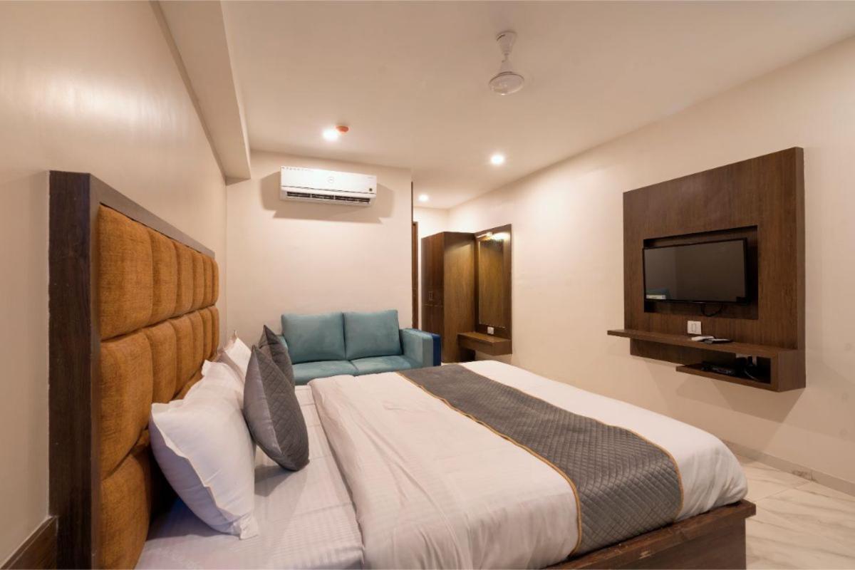 Hotel Royal 24 Ahmedabad Ngoại thất bức ảnh