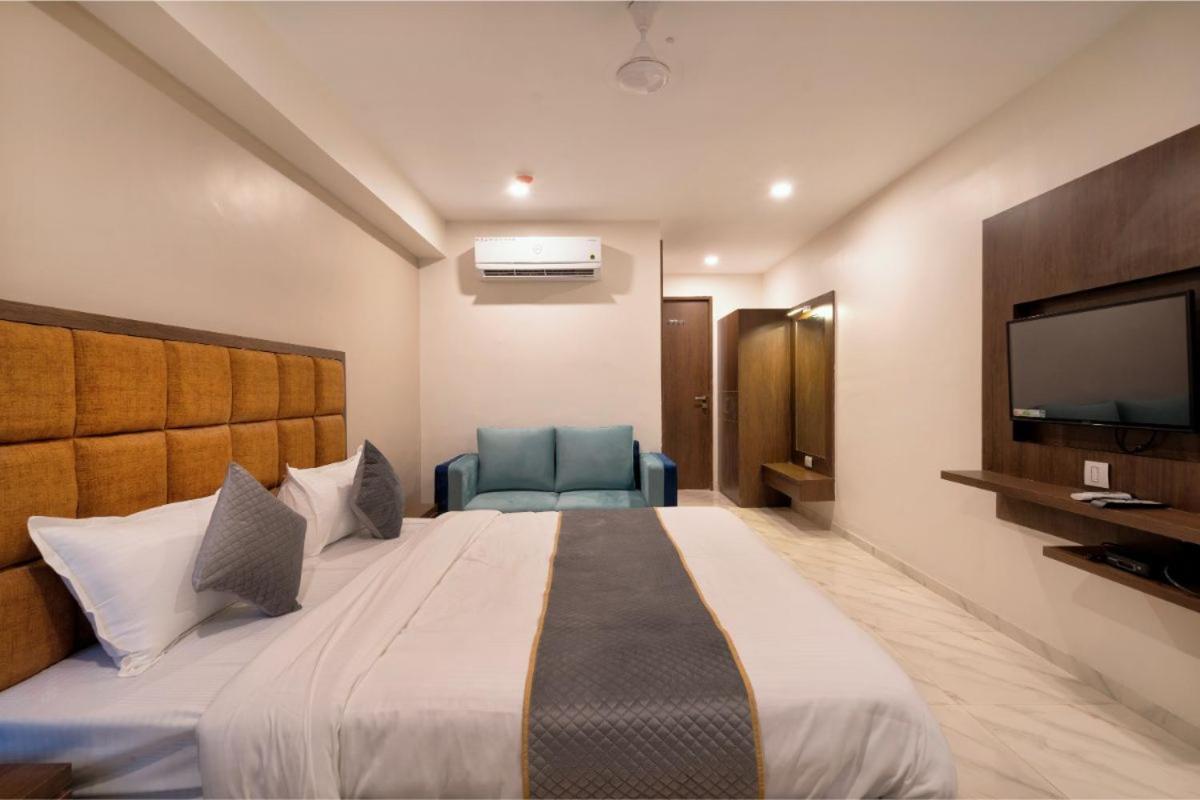 Hotel Royal 24 Ahmedabad Ngoại thất bức ảnh